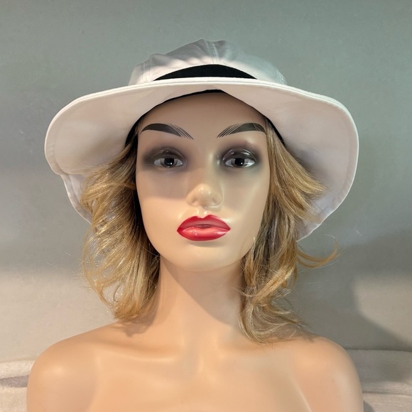 Callaway White Golf Sun Hat with Black Ribbon - Women's OS - Adjustable - Picture 2 of 8